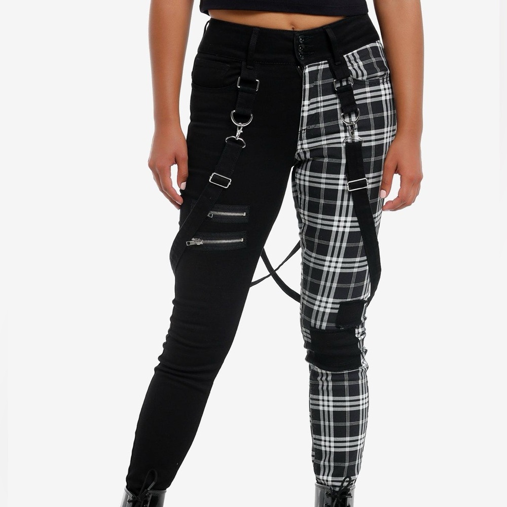 Hot Topic Black and white plaid Split Jeans